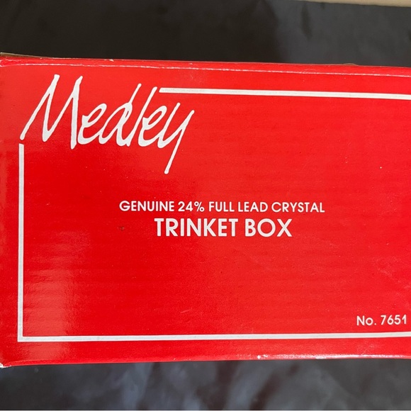 Medley Genuine Crystal Trinket Box-Vintage - Picture 6 of 7